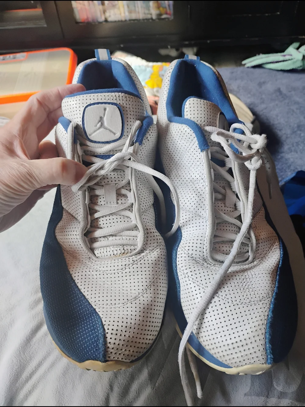 Jordan Men’s Athletic Shoes in White and Blue Size 13. 60 Or Best Iffer